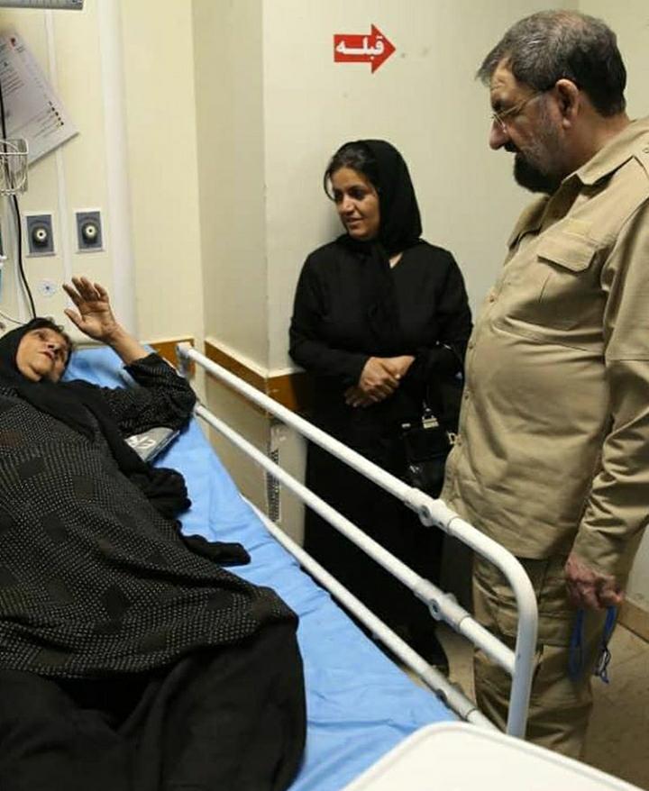 عیادت دبیر مجمع تشخیص مصلحت نظام از مجروحان زلزله مسجد سلیمان 