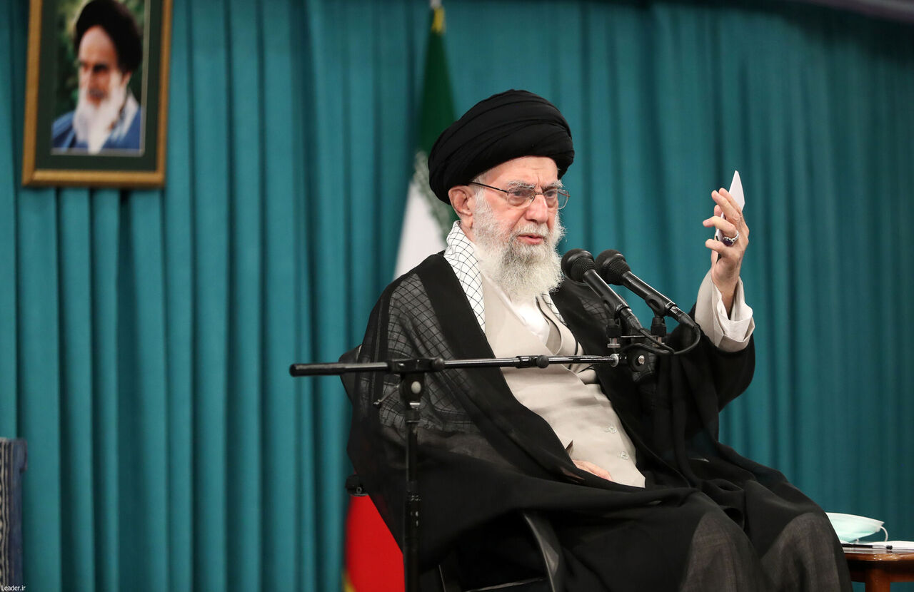 رهبر انقلاب: در نظام اسلامی یک نفر هم نباید فاسد باشد